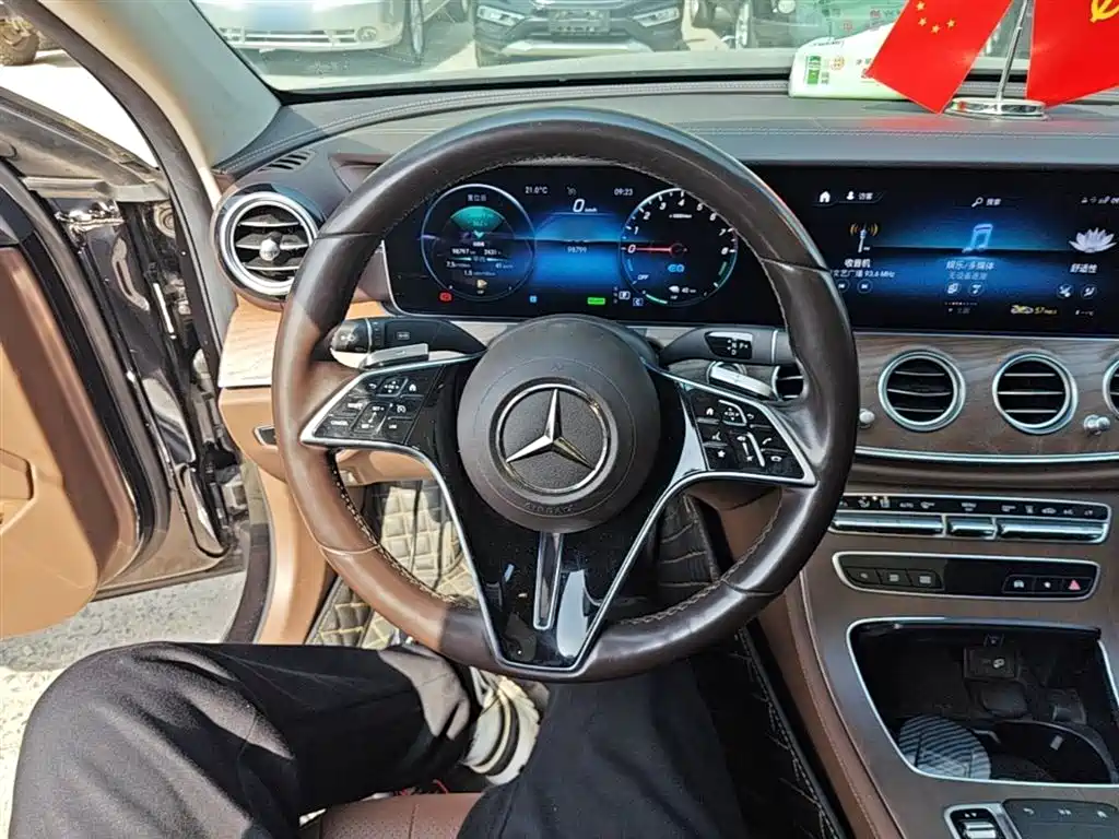 Mercedes-Benz E-Class New Energy 2021 E 350 e L Plug-in Hybrid Sedan фото 7
