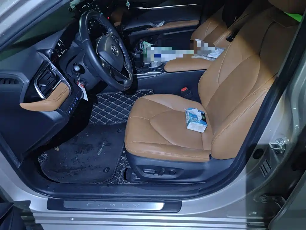 Photo 8 - Toyota Camry