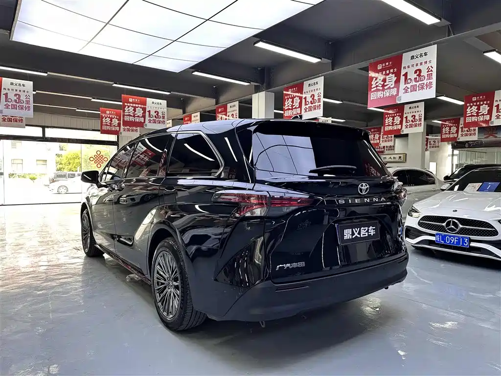 Toyota Sienna 2026 Model 2.5L Hybrid 2WD Comfort Edition фото 6
