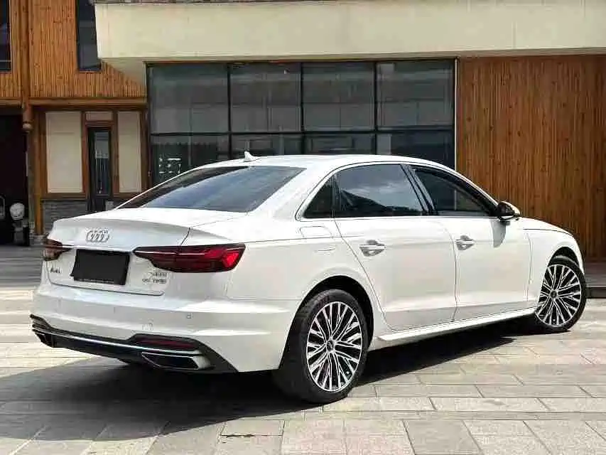 Audi A4L 2022 40 TFSI Fashion Elegance фото 4