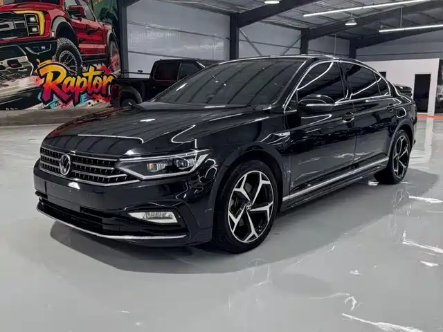 Volkswagen Magotan 2023 Model 2 Million Commemorative Edition 330TSI DSG Luxury