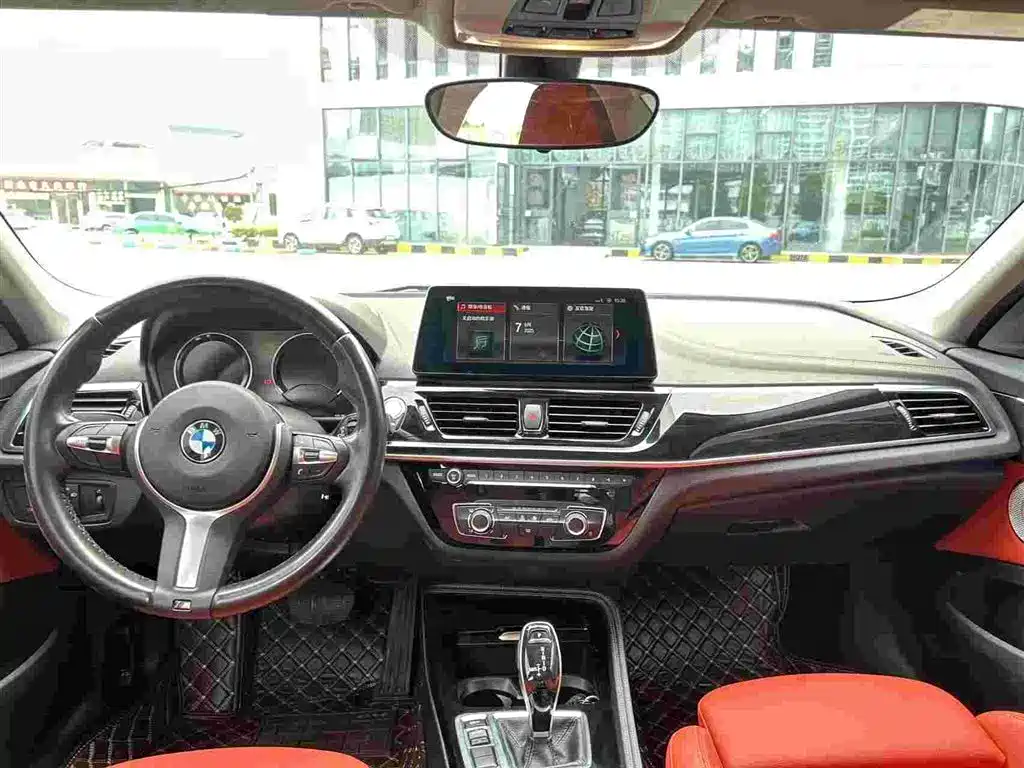 BMW 1 Series 2022 125i M Sport Shadow Edition фото 9