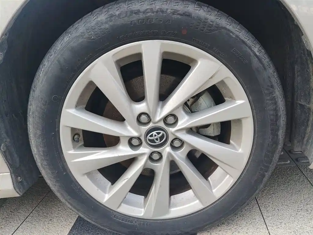 Toyota Camry 2021 Hybrid 2.5HGVP Leading Edition фото 26