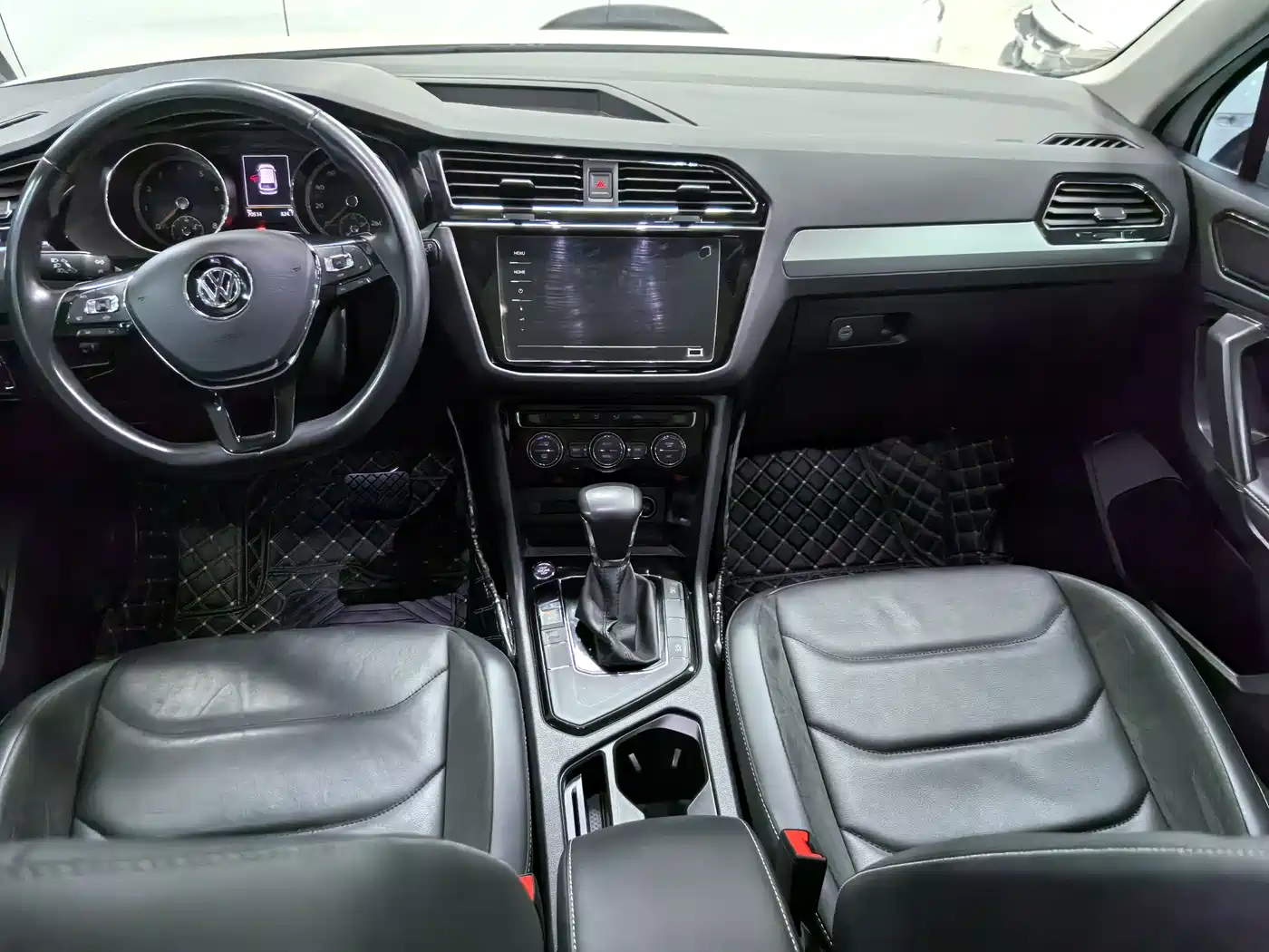 Volkswagen Tiguan L 2019 330TSI Automatic 2WD Panorama Comfort Edition China VI фото 8