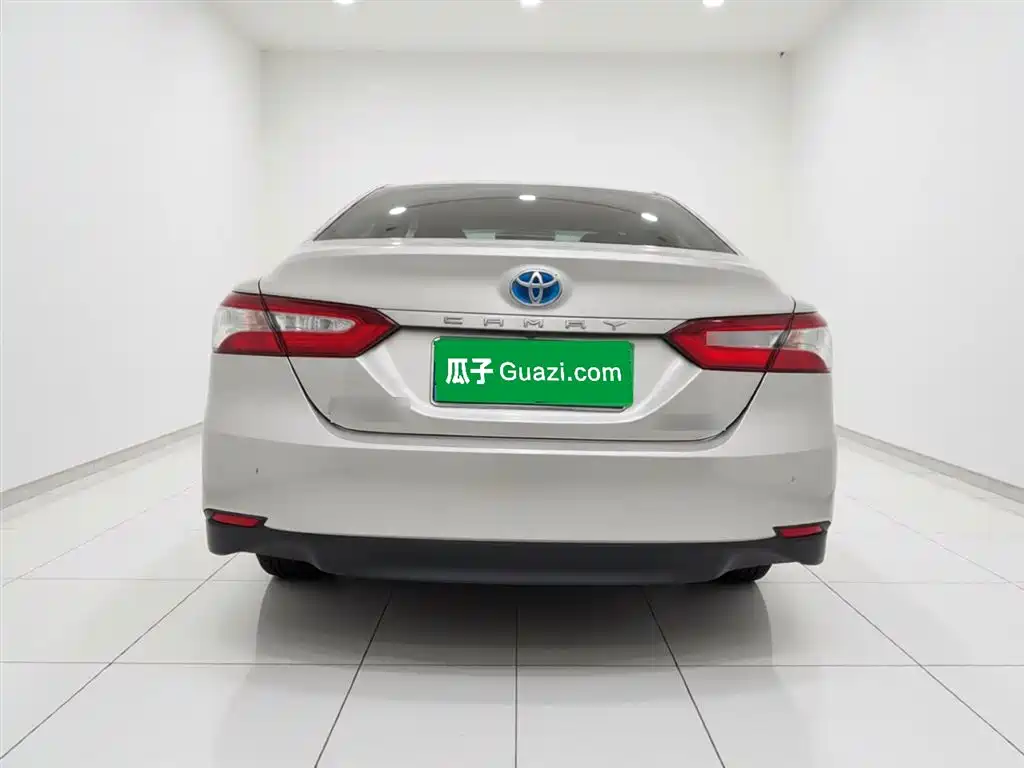 Toyota Camry 2021 Hybrid 2.5HGVP Leading Edition фото 3