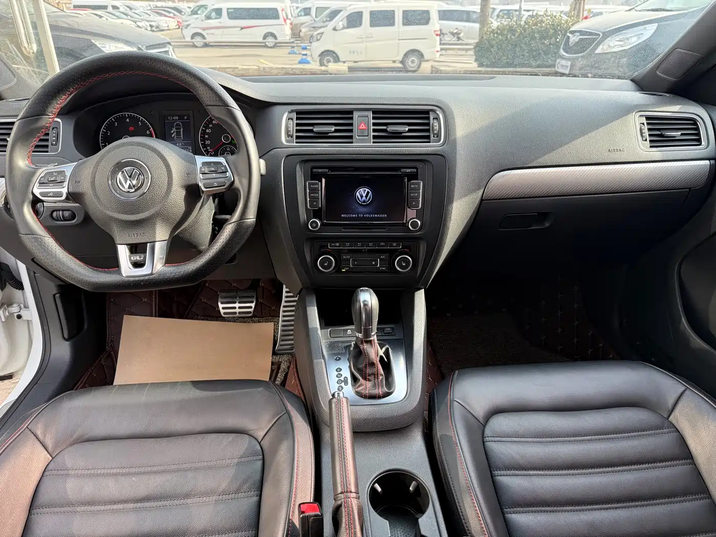 Volkswagen Sagitar 2013 2.0TSI GLI фото 19