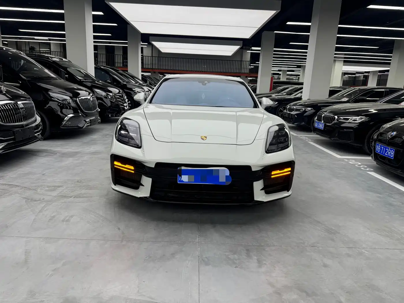 Porsche Panamera 2014 Panamera 3.0T фото 2