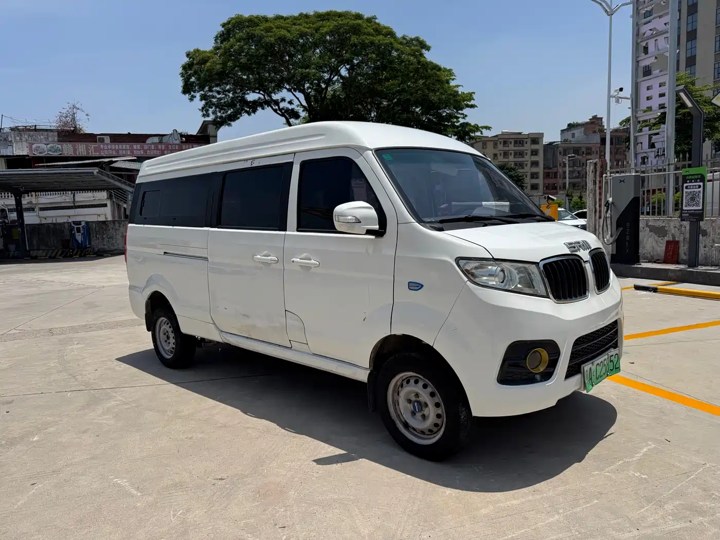 SRM Xinyuan Good Luck 2023 2023 Standard Passenger Van 6-Seater