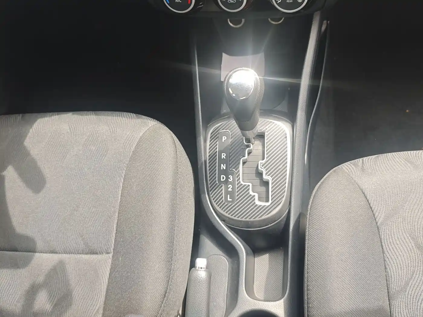 Kia K2 2017 2017 Sedan 1.4L AT GLS