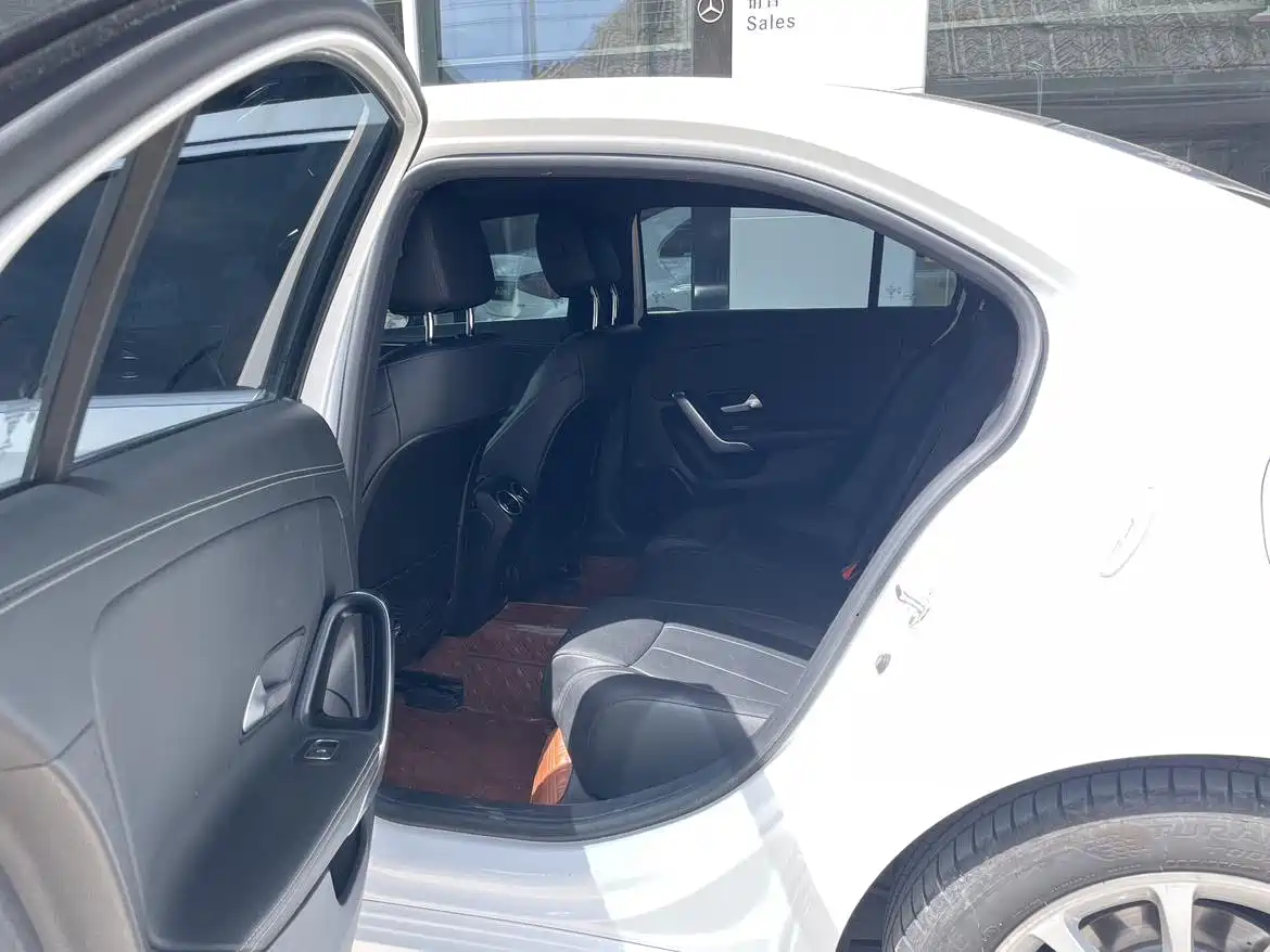 Mercedes-Benz A-Class 2023 A 200 L Fashion фото 5
