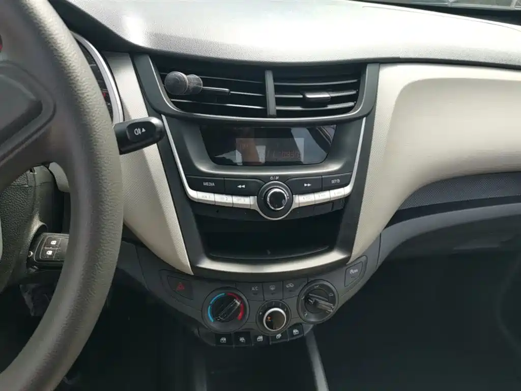 Chevrolet Sail 2018 Sail 3 1.5L Manual Ideal Sunroof фото 13