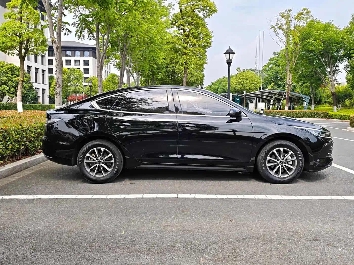 BYD Destroyer 05 2024 Glory Edition DM-i 55KM Luxury фото 5
