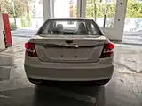 Фото 6 - Geely Vision