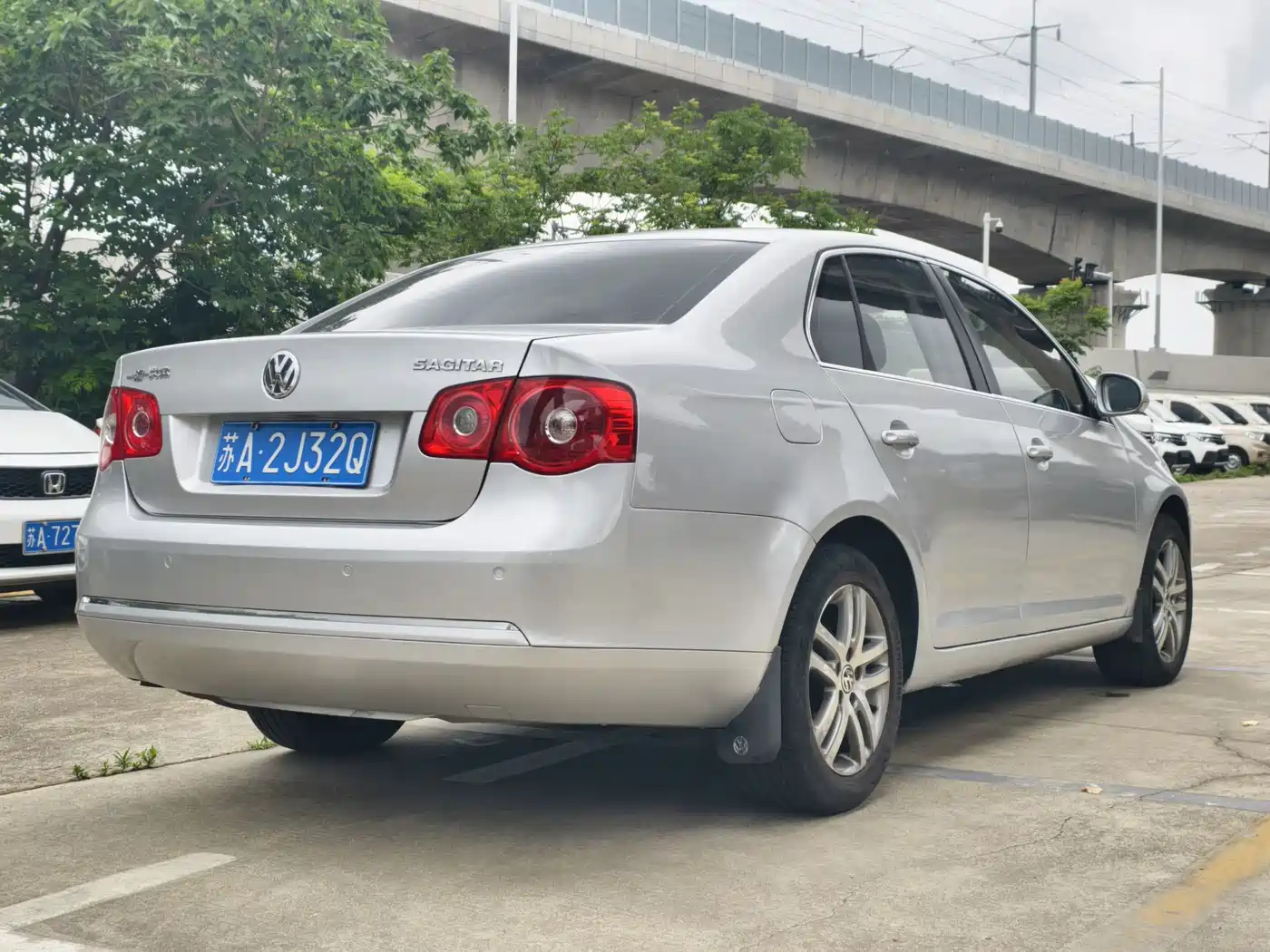 Volkswagen Sagitar 2011 2011 1.6L Automatic Fashion
