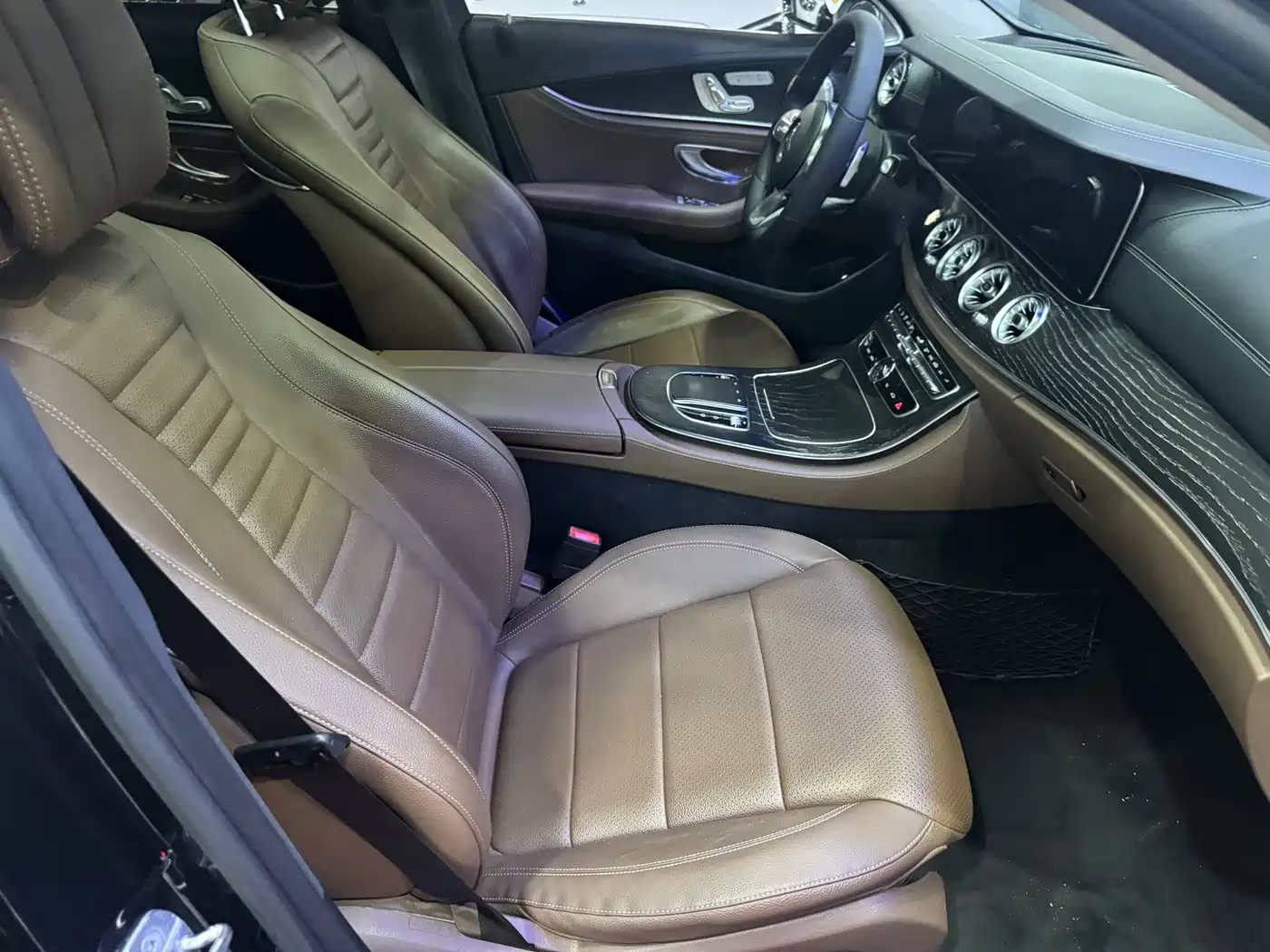 Mercedes-Benz E-Class 2019 E 300 L Sport Fashion фото 8