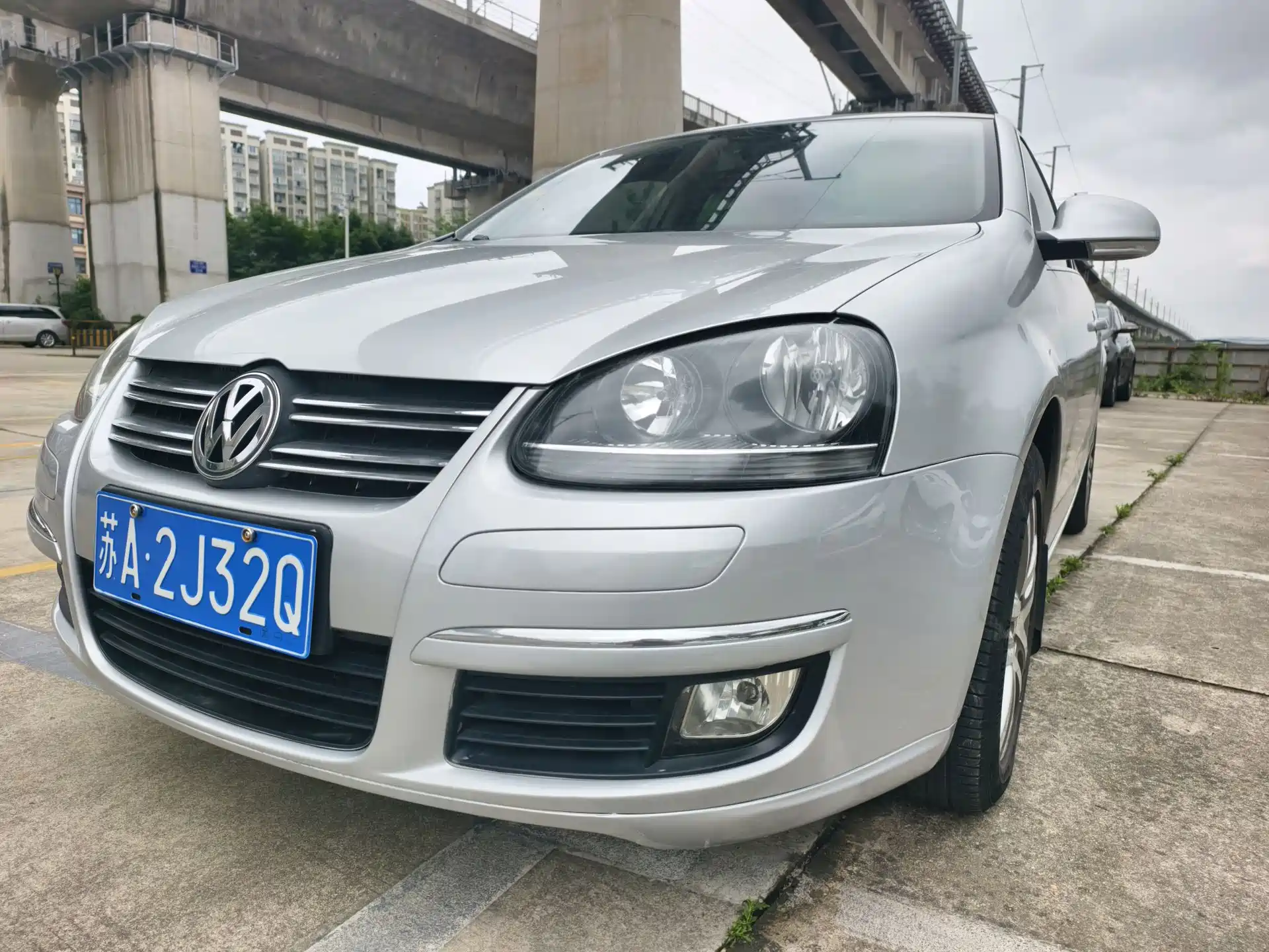 صورة 15 - Volkswagen Sagitar