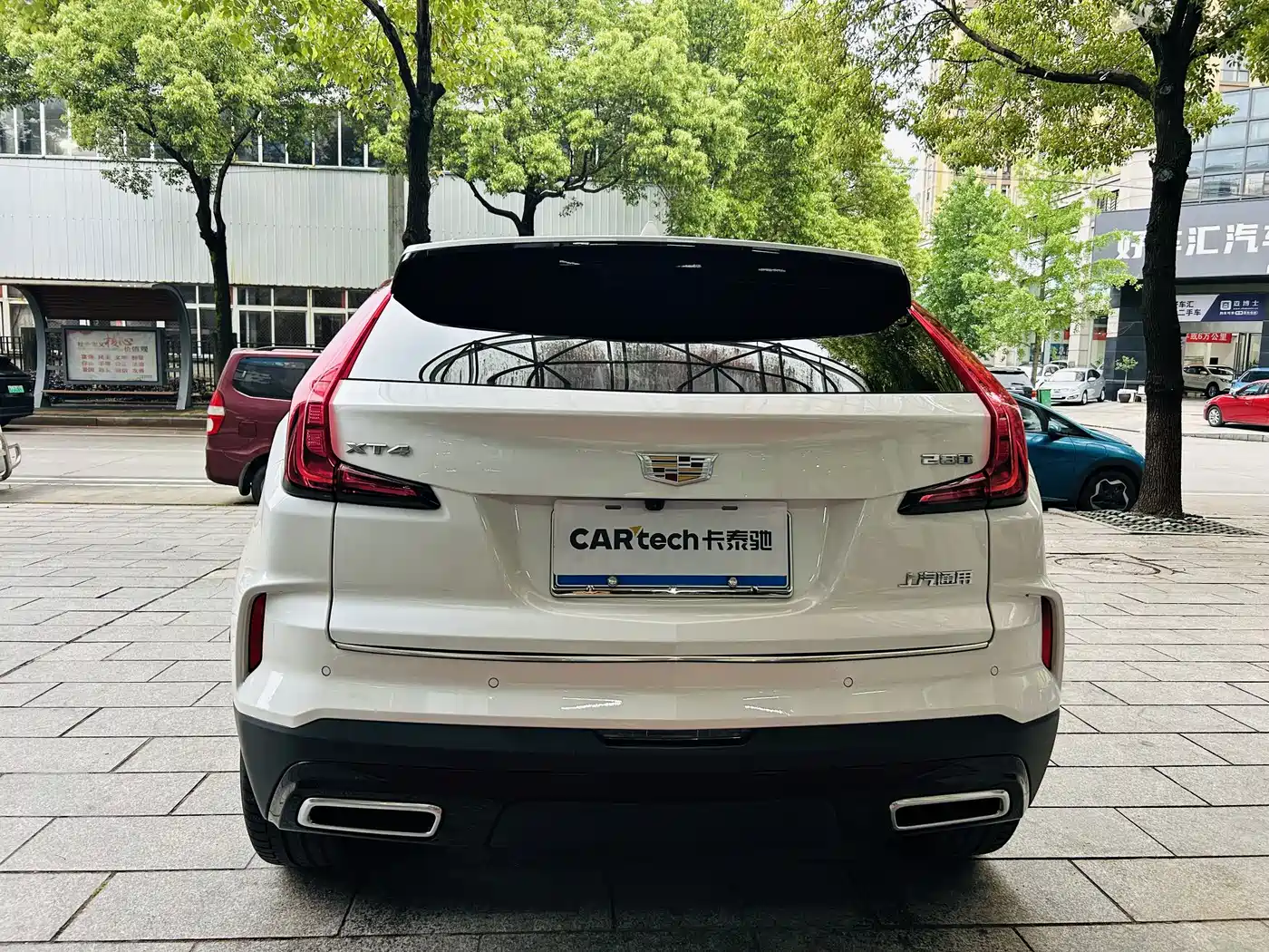 CADILLAC XT4