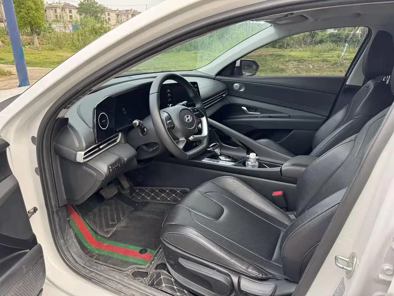 Hyundai Elantra 2023 1.5L CVT GLS Premium фото 8