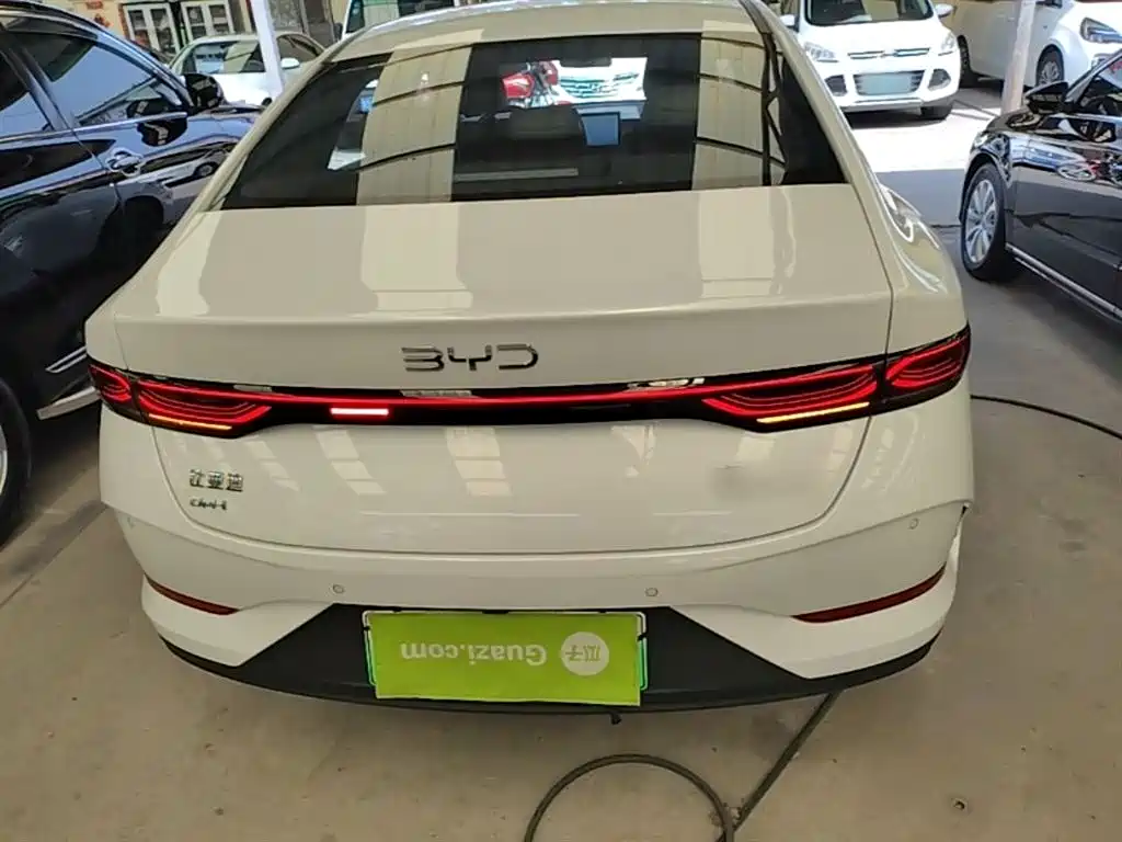 BYD Qin PLUS 2025 DM-i Smart Drive 55KM Leader фото 6