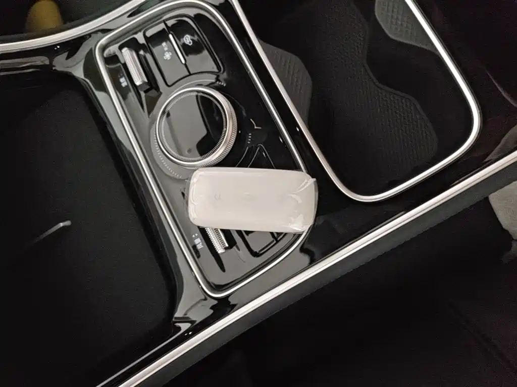 Geely Galaxy Galaxy Stellar 6 2025 60km Voyager Edition фото 9