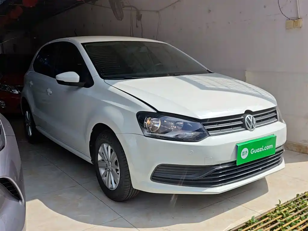 Volkswagen Polo 2016 1.4L Automatic Trend фото 4