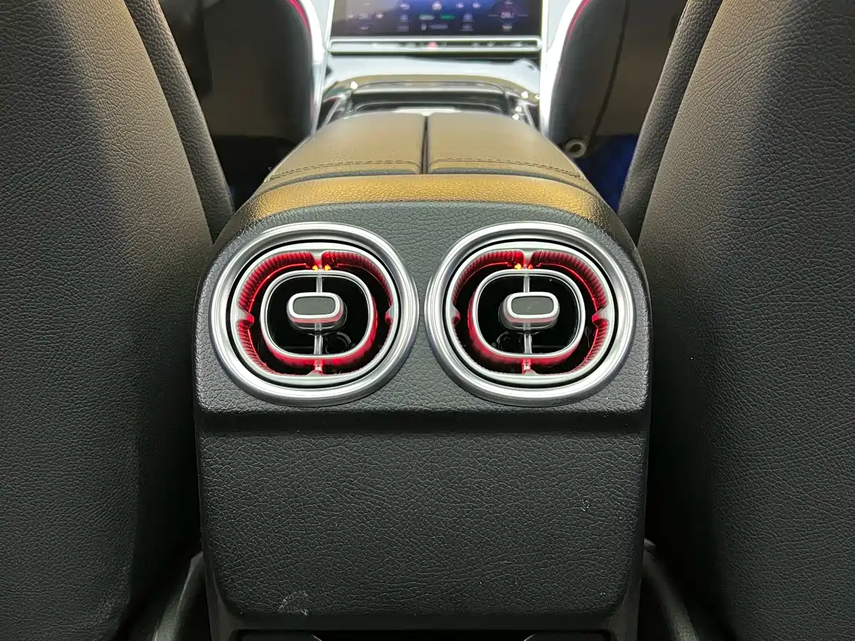 Mercedes-Benz C-Class 2024 C 260 L Sport фото 26