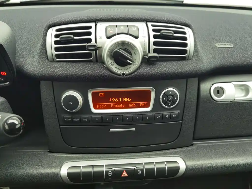 smart fortwo 2013 2012 1.0 MHD Hardtop Standard