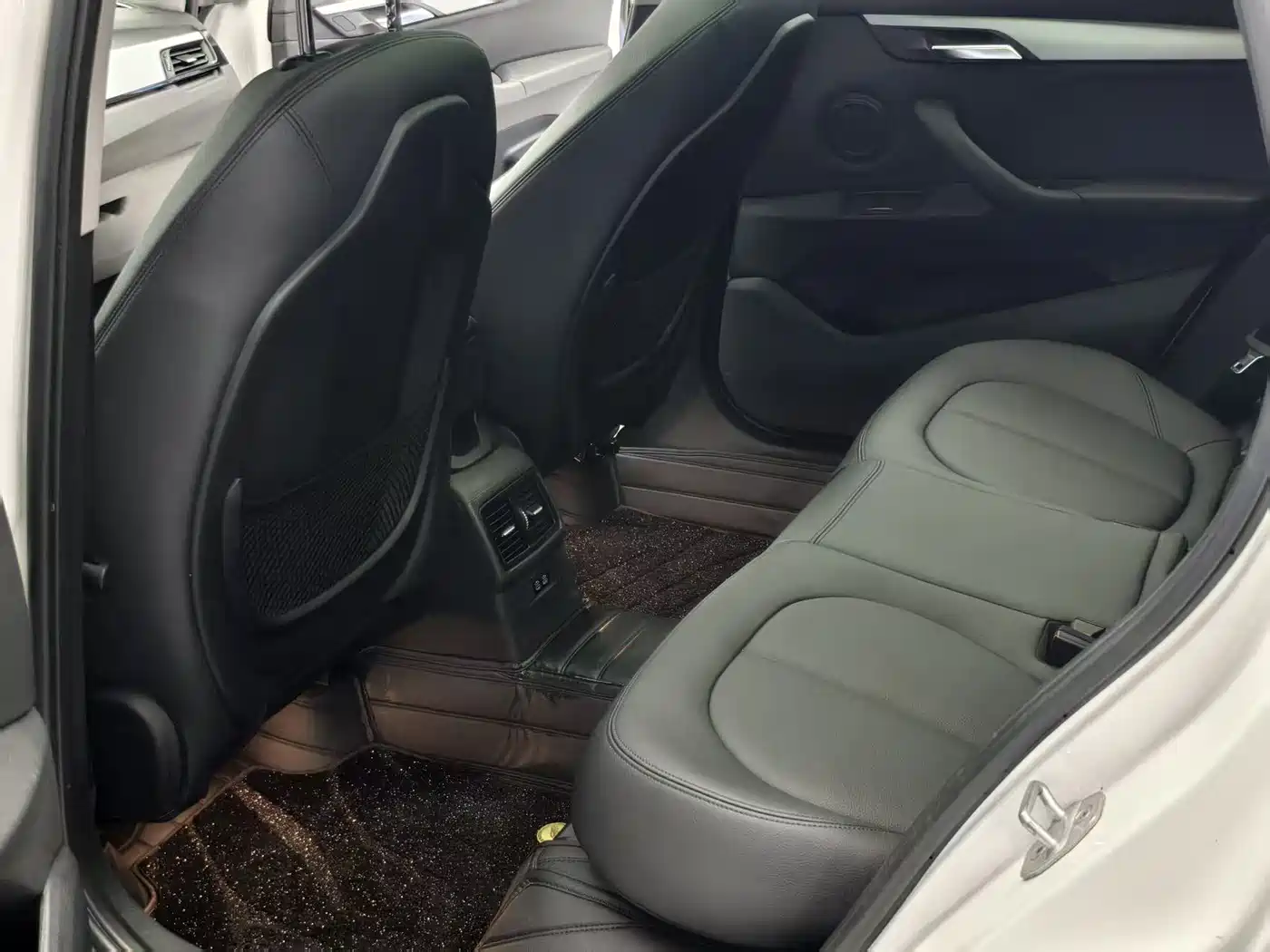 BMW X1 2019 sDrive20Li Leading Model фото 12