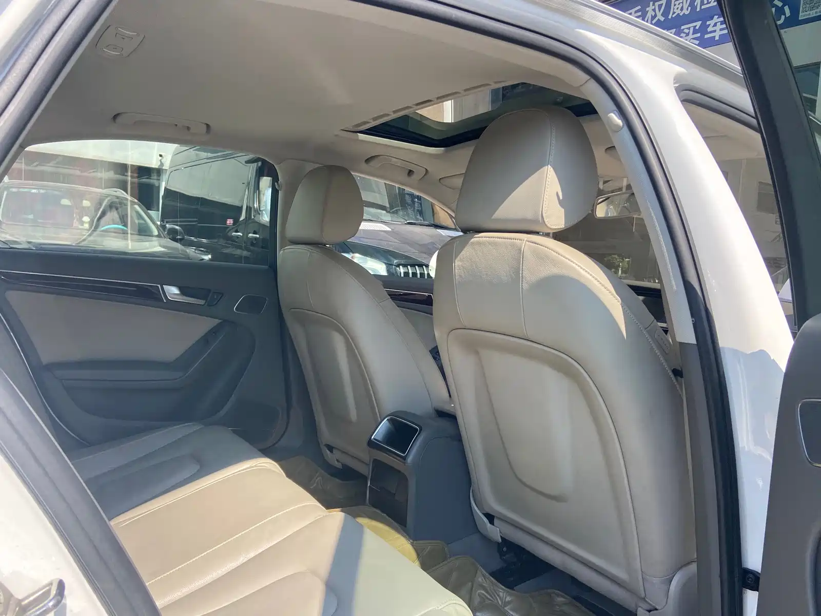 Photo 16 - Audi A4L