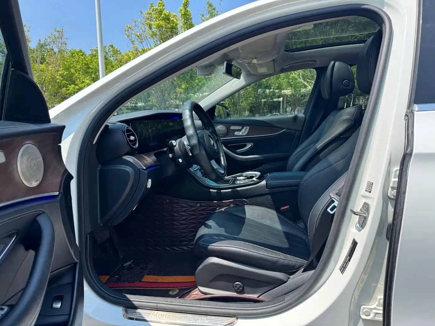 Mercedes-Benz E-Class 2016 E 300 L Luxury фото 4