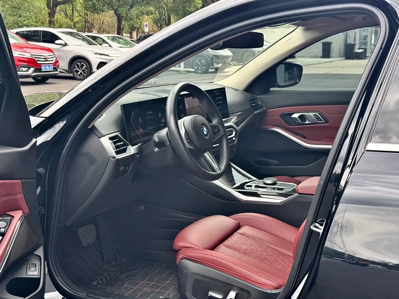 BMW 3 Series 2024 325Li M Sport Package фото 10