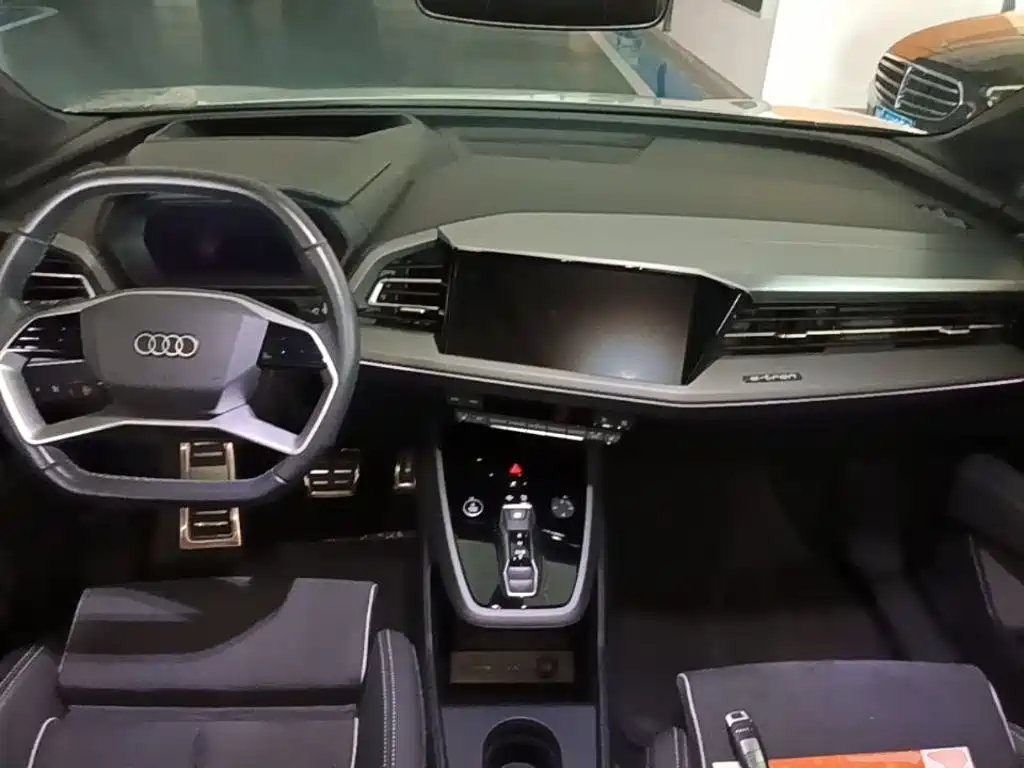 Audi Q5 e-tron 2023 2022 40 e-tron Starlight Mech Suit