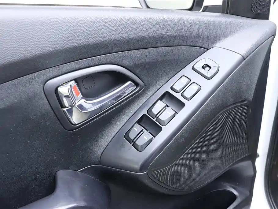 Hyundai Beijing Hyundai ix35 2015 2.0L Automatic 2WD Comfort China V фото 11
