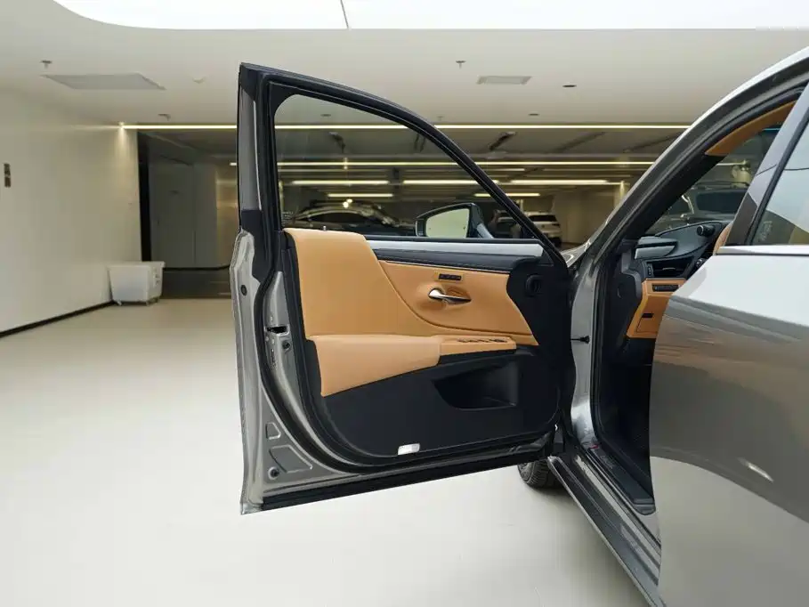Lexus ES 2026 2025 200 Ultimate Edition