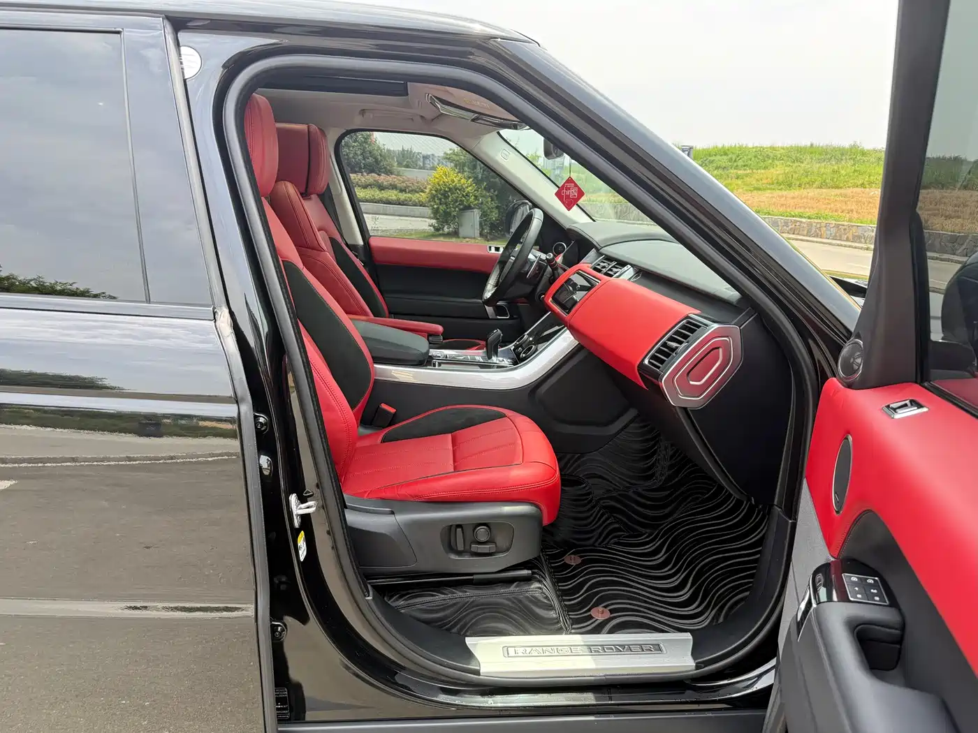 Land Rover Range Rover Sport 2022 3.0 L6 Gloss Black Edition фото 29