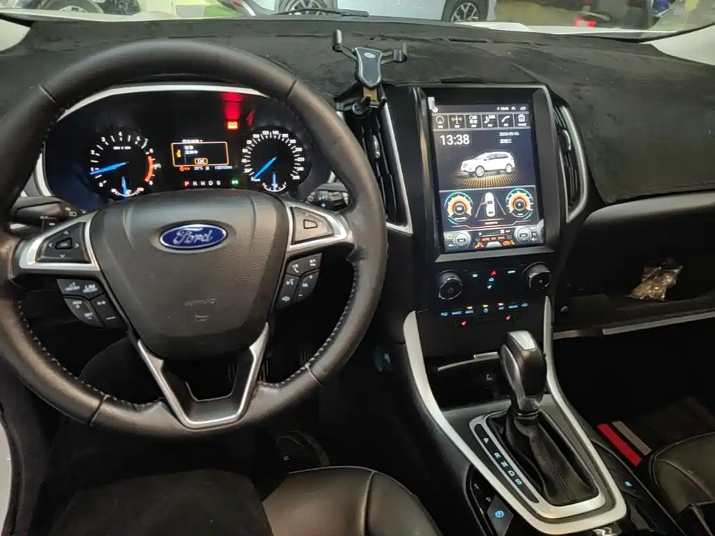 Ford Edge 2017 2018 EcoBoost 245 FWD Platinum 5-seater