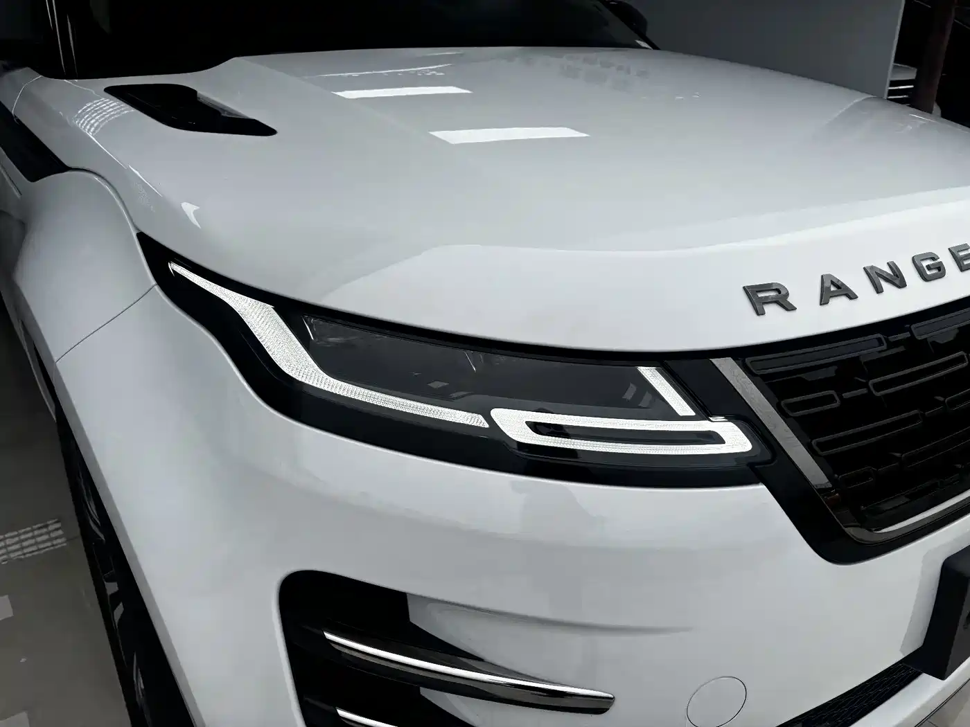 Land Rover Range Rover Evoque 2025 2024 Range Rover Evoque L 249PS Light Master Edition
