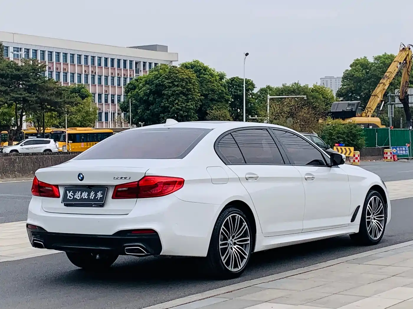 BMW 5 Series 2018 530Li Premium M Sport Package фото 4