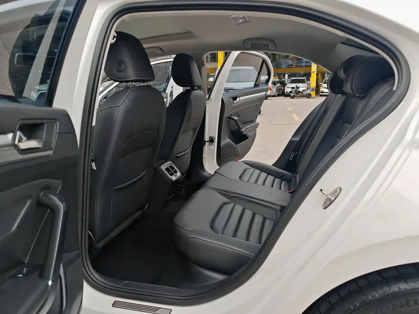 Volkswagen Lamando 2018 280TSI DSG Comfort Edition фото 9