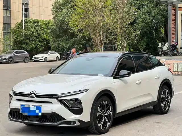 Citroën Versailles C5 X 2021