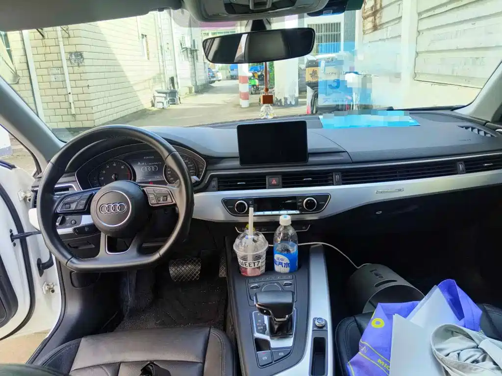Photo 12 - Audi A4L