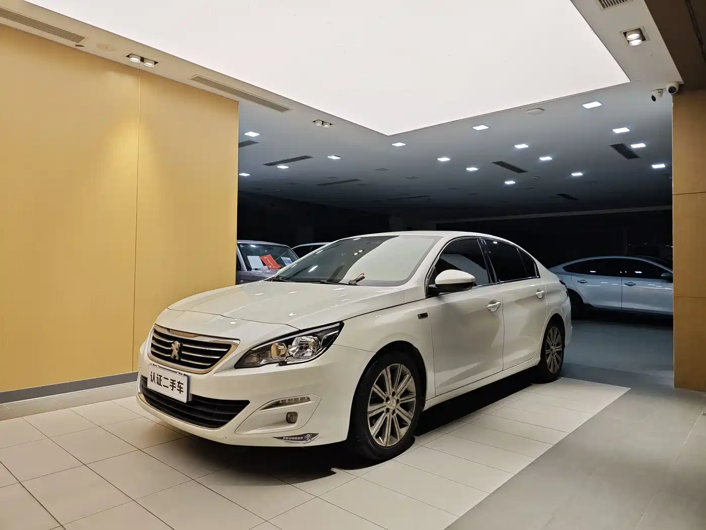 Peugeot 408 2015 Model 1.2T Automatic Luxury Edition