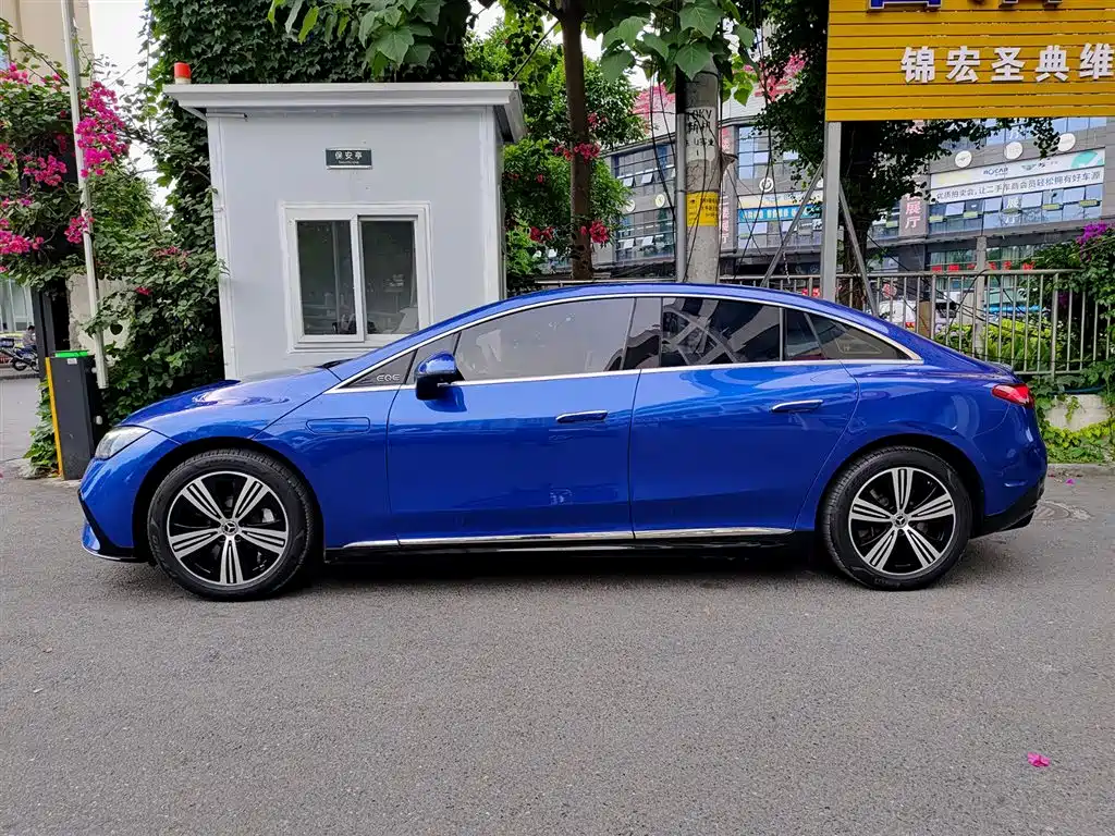 Mercedes-Benz EQE 2022 350 Luxury Edition фото 3