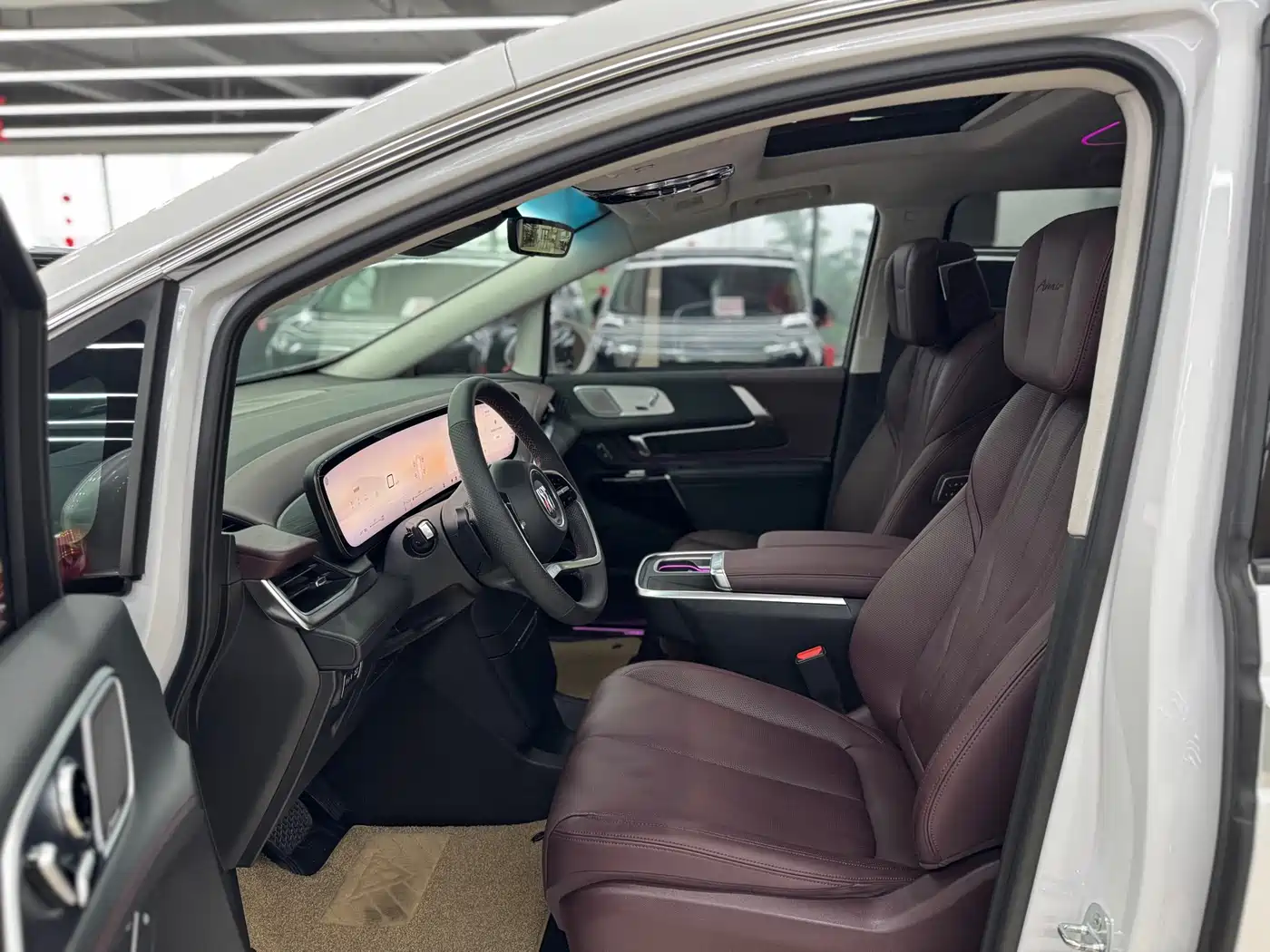 Buick Century 2023 2.0T 7-Seater World Edition фото 6