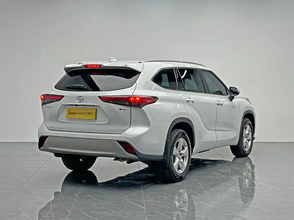 Toyota Highlander 2024 2.5L Smart Hybrid 2WD Elite 5-seater фото 6