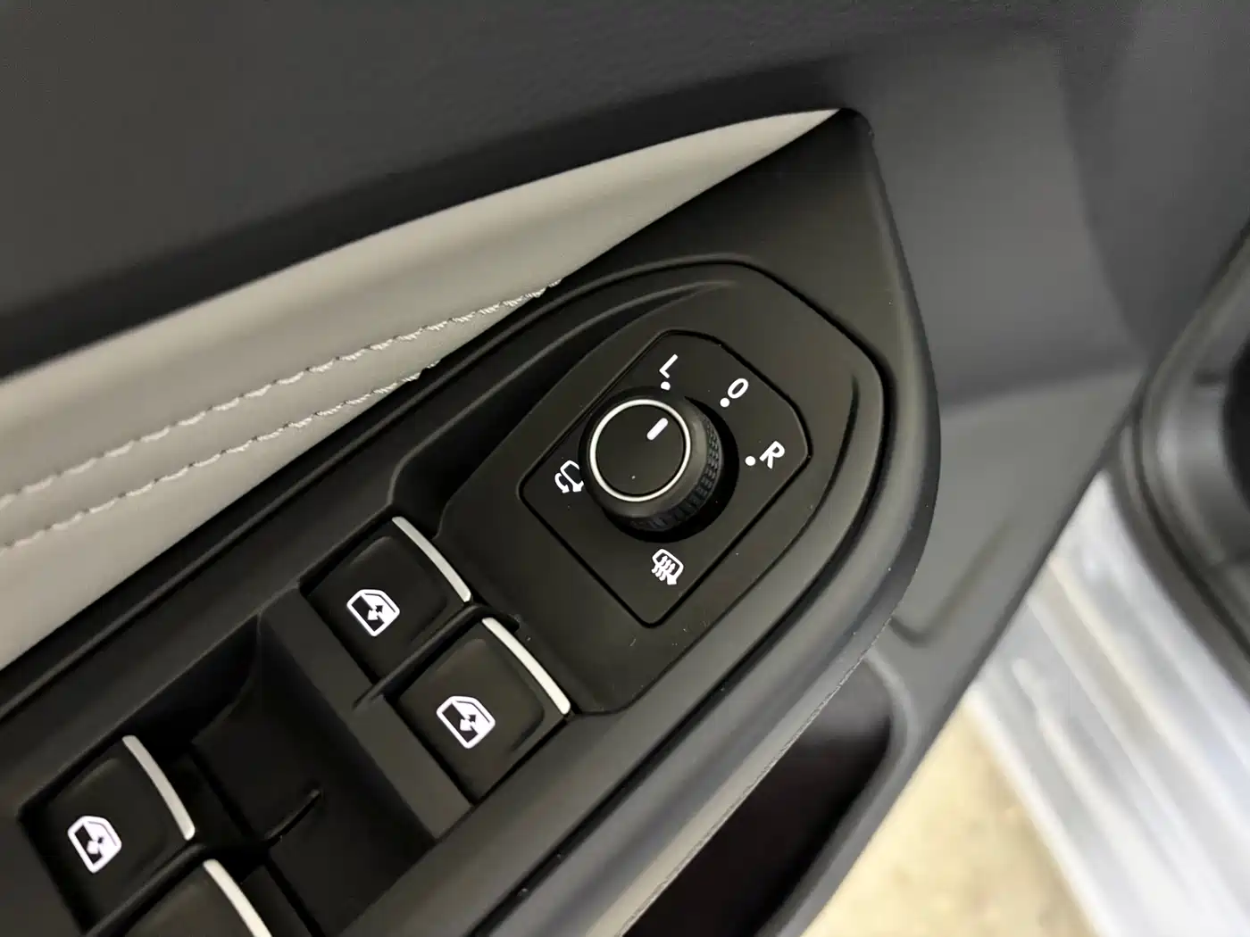 Volkswagen Golf 2023 280TSI DSG Pro 20th Anniversary Edition фото 14