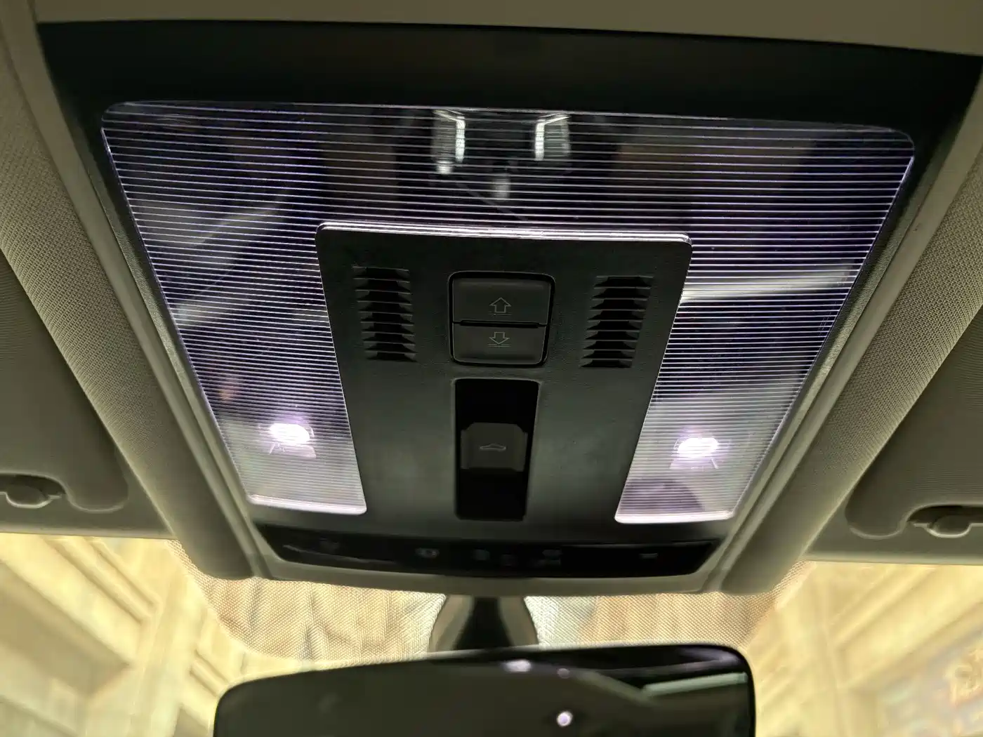 Volkswagen Passat 2022 330TSI Starlight Elite Edition фото 6
