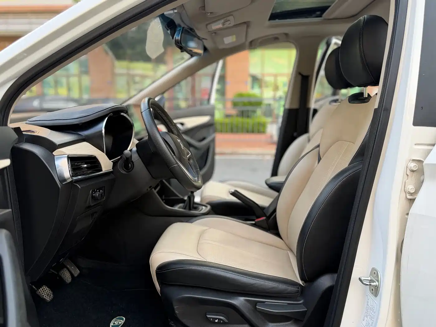 Baojun 360 2019 2018 1.5L Manual Luxury Model China V