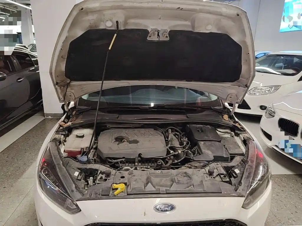 Фото 20 - Ford Focus