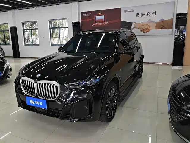BMW X5 2023 xDrive 40Li M Sport Black Night Package